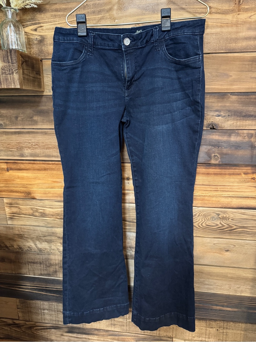 Women’s Wrangler 15/16 x 32 Retro boot cut.